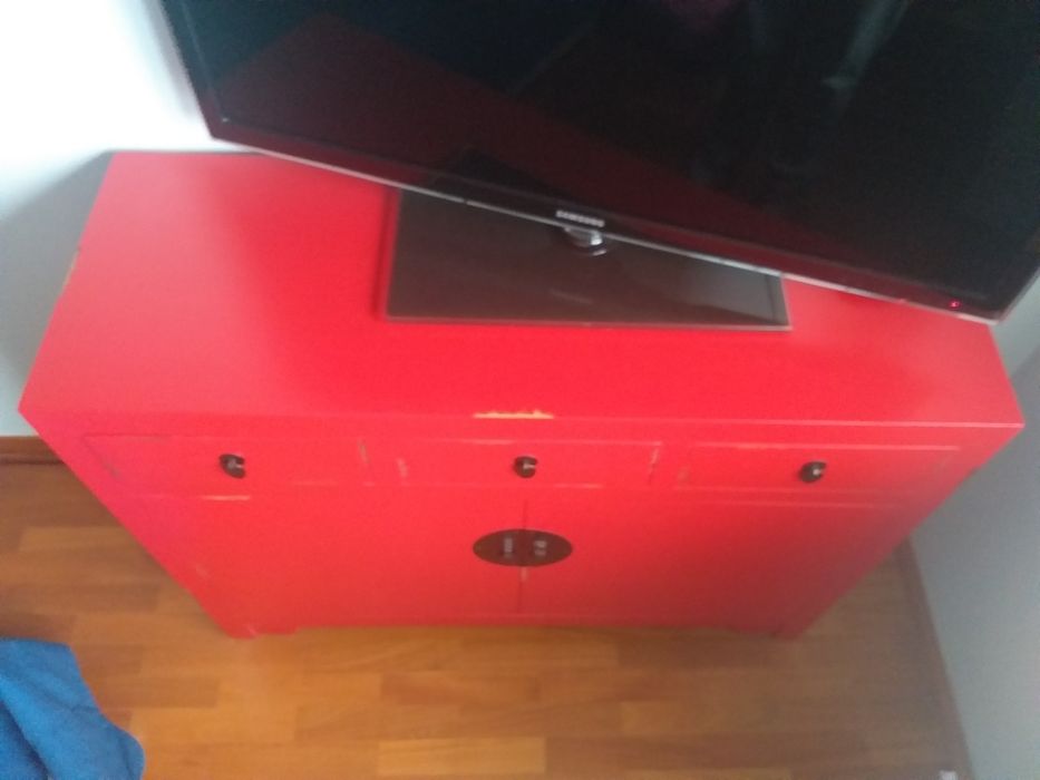 Comoda vermelha estilo chines