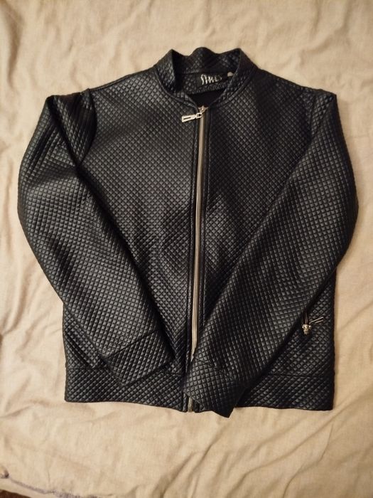 Курточка-бомбер жіноча