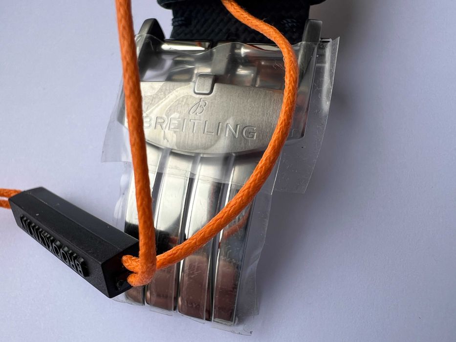 Zegarek Breitling Avenger B01 42 Chronograph Automatic AB0146101C1X1
