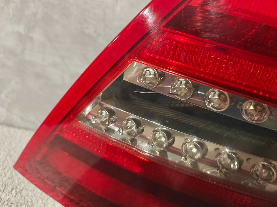 Lampa Prawy Tył Mercedes Klasa C W204 Sedan EUROPA