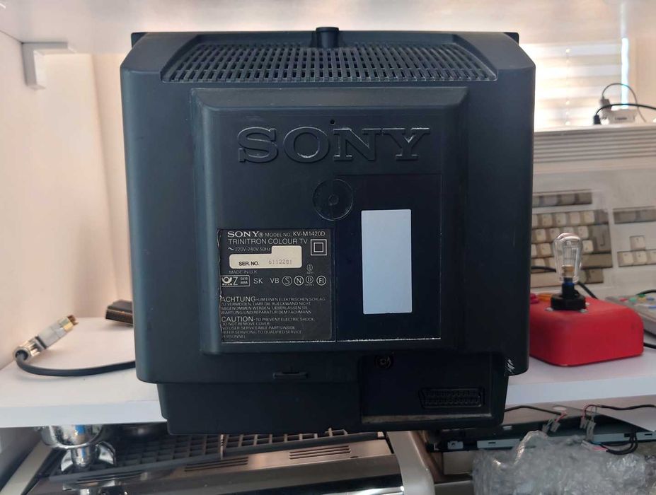 TV Sony KV-M1420D Amiga Commodore Atari