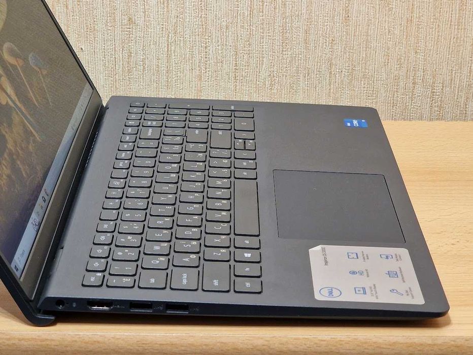 Сучасний ноутбук Dell Inspiron 3520 Intel Core i5-1235U RAM 16Gb SSD 256Gb IPS, (1920x1080) Full HD Батарея 10 годин. В ідеальному стані - як новий.