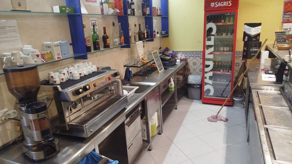 Café/ bar para arrendar - CADAVAL