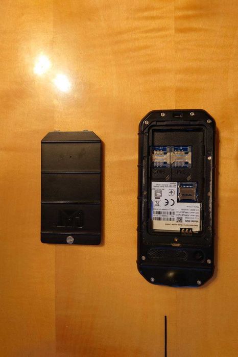 Cat B26 - telefon bez baterii