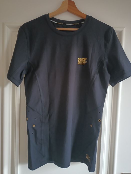 T-shirt marki Super dry sport