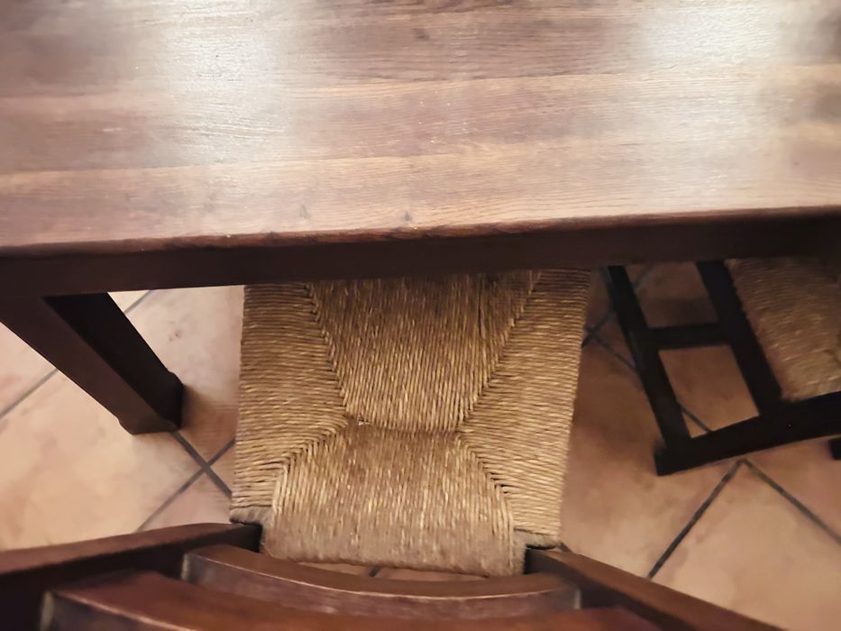 Mesa de madeira 4 cadeiraa e movel  de entrada