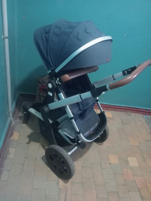 Продам отличную коляску