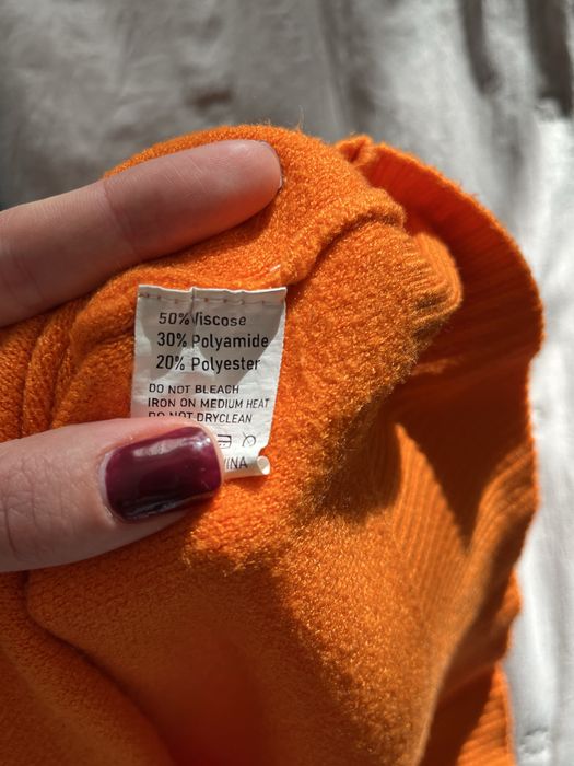 Светр жіночий з гарним складом