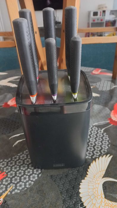 Vendo Bloco de Facas LockBlock preto da Joseph Joseph