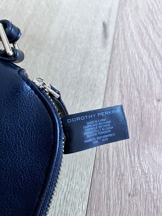 Czarna torebka Dorothy perkins na pasku