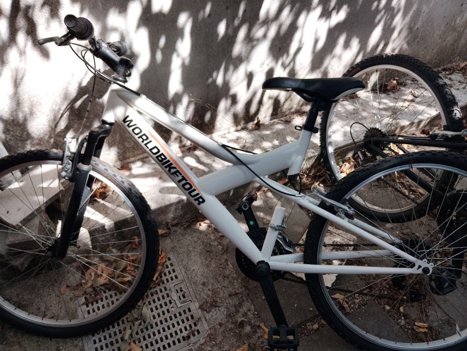 2 Bicicletas WBT World Bike Tour	Adulto - EM muito bom estado.