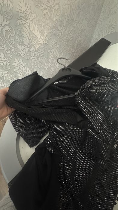 Нарядное вечернее черное блестящее платье Zara S