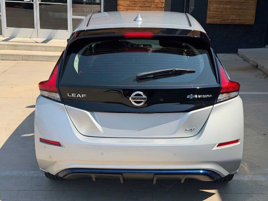 Nissan Leaf      2022