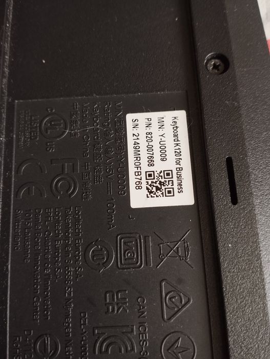 Клавіатура logitech + подарунок