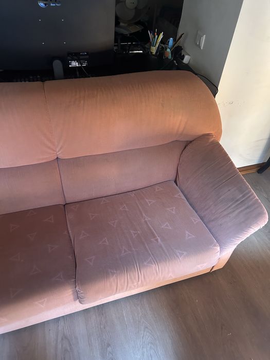 Sofá-cama de 3 lugares em bom estado