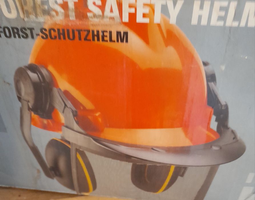 Capacete de proteção florestal