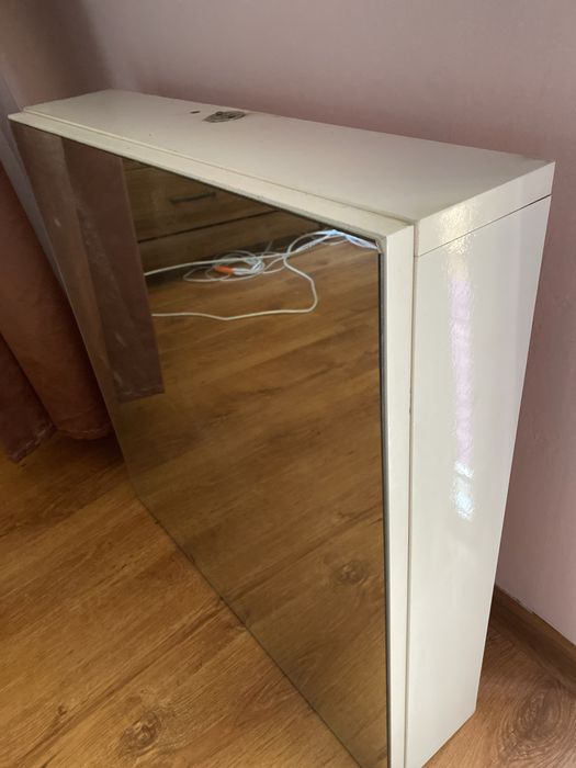 Lustro łazienkowe z szafką 60 cm
