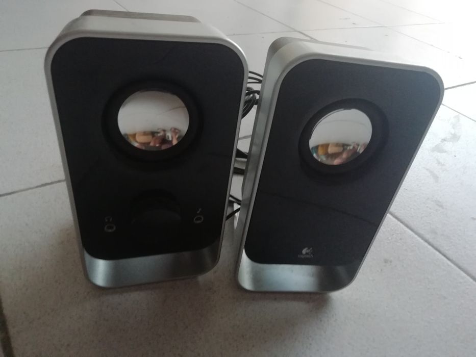 Colunas de som Logitech