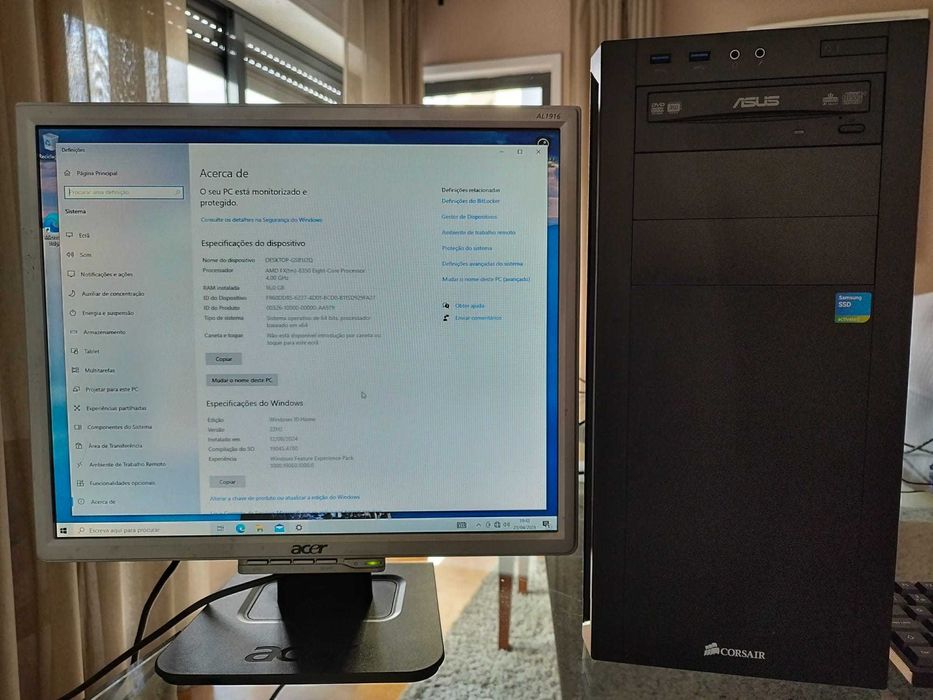 Computador completo com leitor de DVD.
