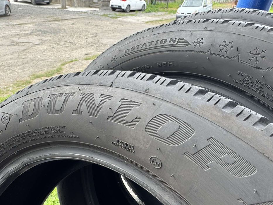 Зимові шини Dunlop 215/60 R16