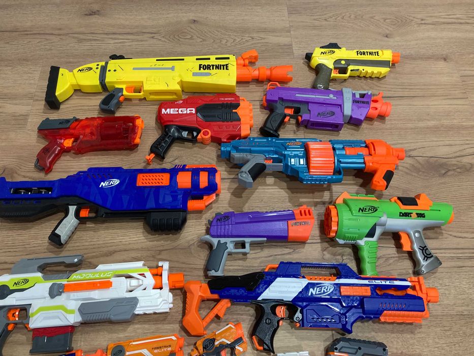 NERF 14 szt. pistoletów kałachów i mnóstwo gadżetów - TANIO !!!
