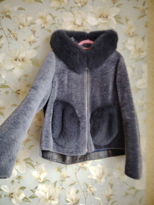 Шуба полушубок овчина с капюшоном и мех натуральный XL