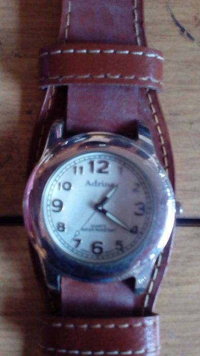 2 relógios lindíssimos novos