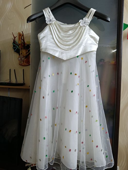 Плаття нарядне для дівчинки