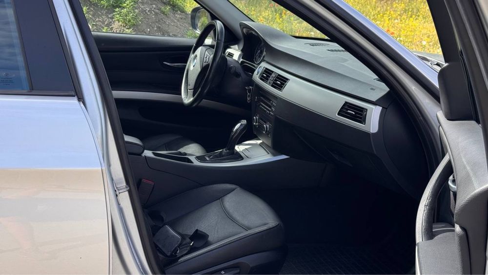 BMW   318  E91