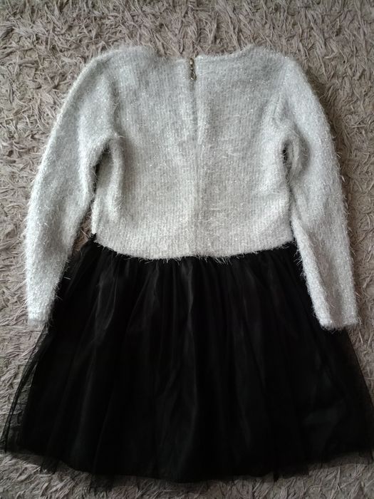 Elegancka sukienka dziewczęca