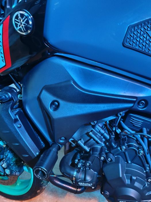 Vendo espólio lateral MT-09