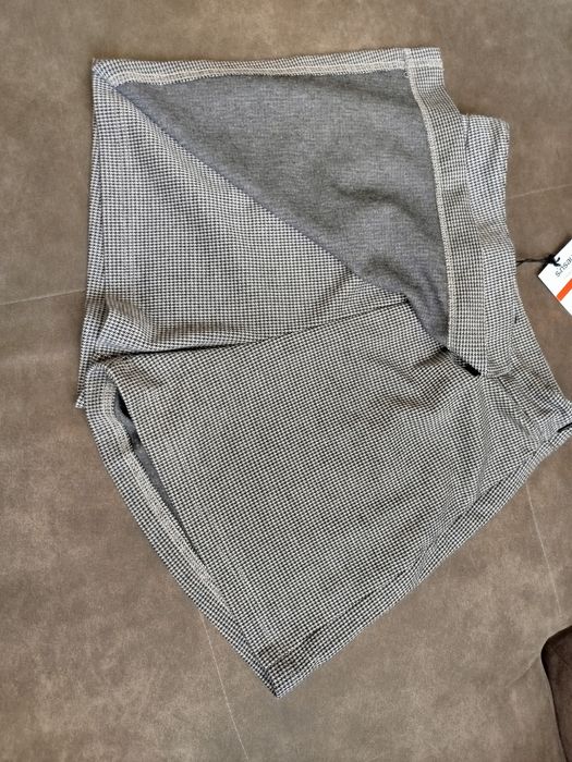 Eleganckie spódnico-spodenki w pepitke