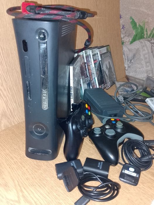 Продам консоль Xbox 360