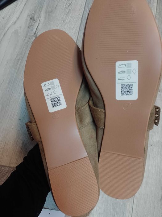 (40) ASOS/ Beżowe, bogato zdobione baleriny z zapięcie NOWE