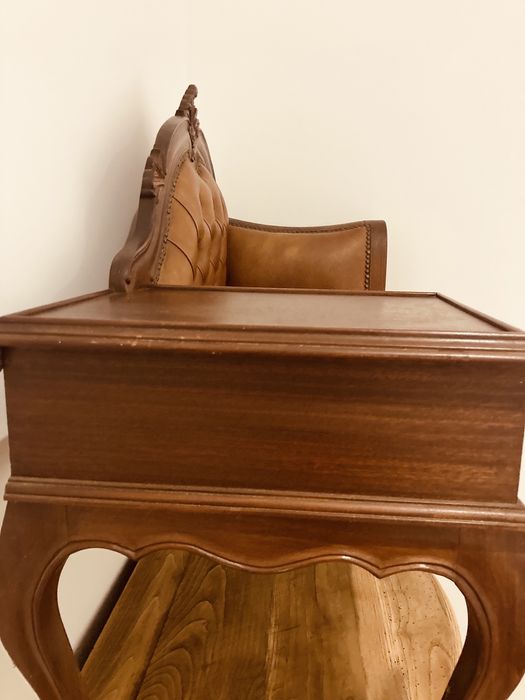 Namoradeira, sofá com mesa e gaveta
