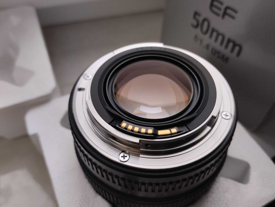 Объектив Canon EF 50mm f/1.4 USM