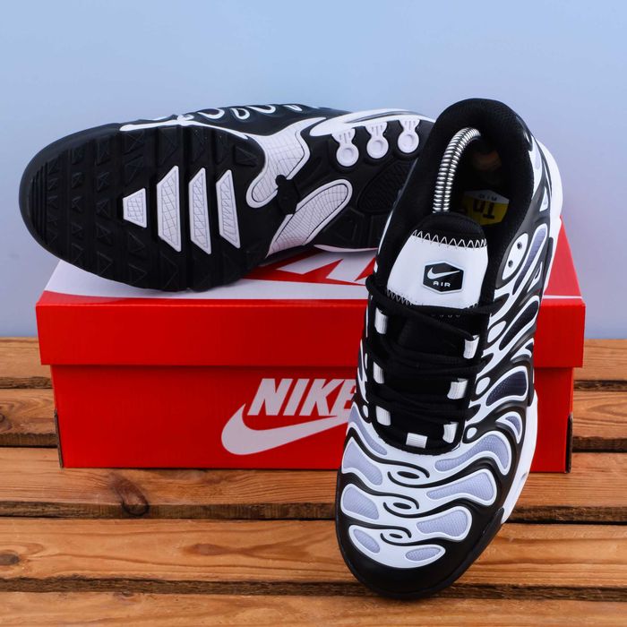 (1709) SALE Кросівки Nike Air Max TN Plus Drift чорні з білим (42 45)
