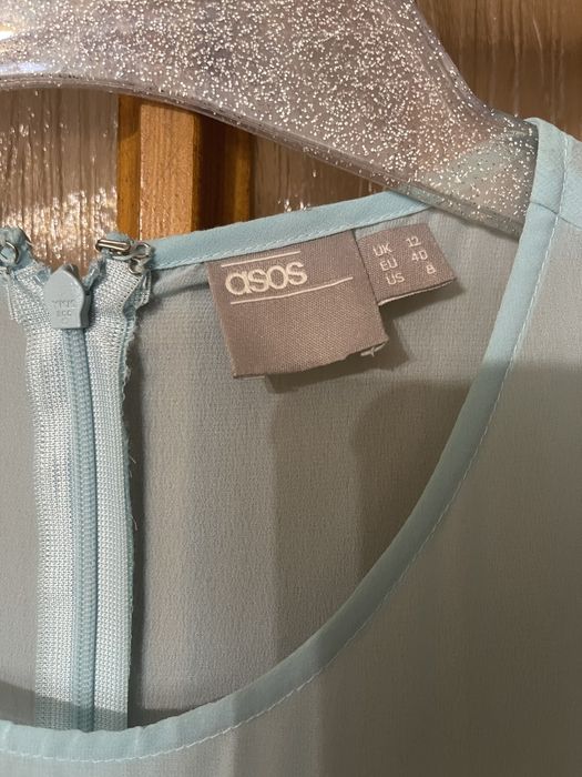 Вечерние платья  в пайедках сверкает очень