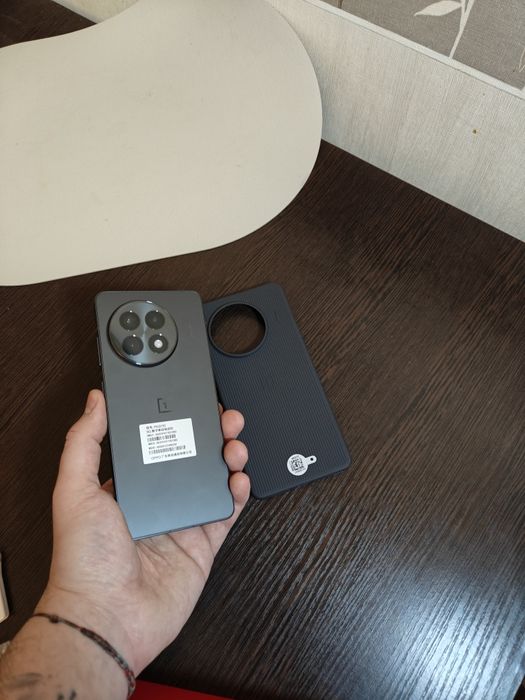 OnePlus Ace 5 12/256 Гб