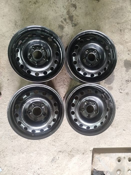 Диски оригінальні стальні 5*114.3 r15