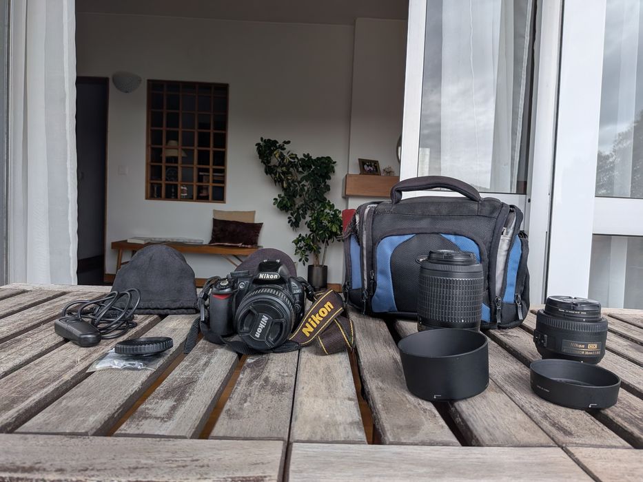 Nikon D3100 com bolsa e objetiva