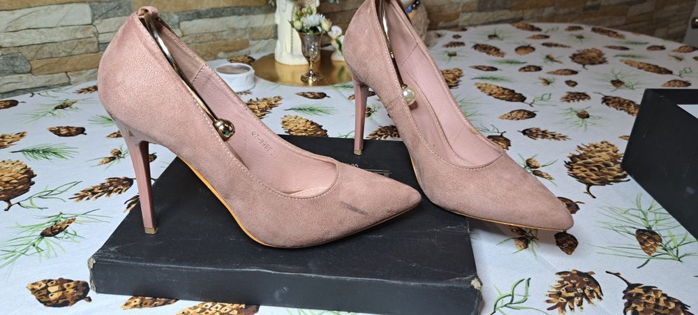 Туфлі пудрові лодочки 38р