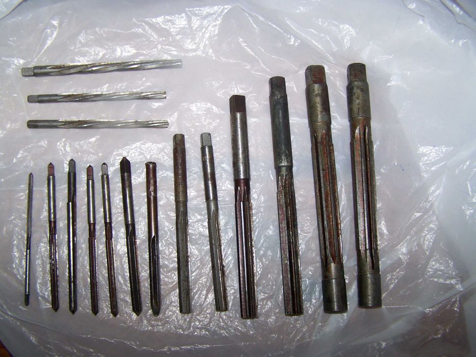 Развертки слесарные по металлу  разных размеров