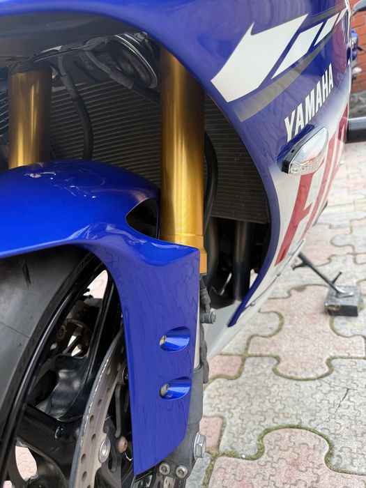Мотоцикл Yamaha YZF R1 crossplane розмитнений