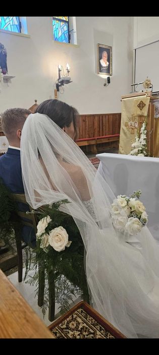 Suknia ślubna zdobiona gorset rozcięcie romantyczna delikatna litera A