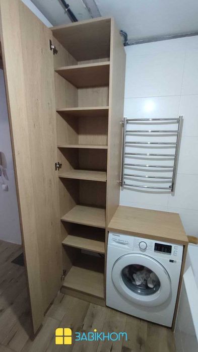 Умивальники накладні або суцільно вилиті, тумби, дзеркала