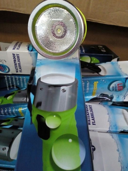 Lanterna de mergulho led á prova de água