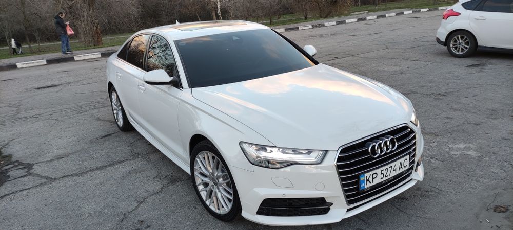 Продам AUDI A6C7 2018 год