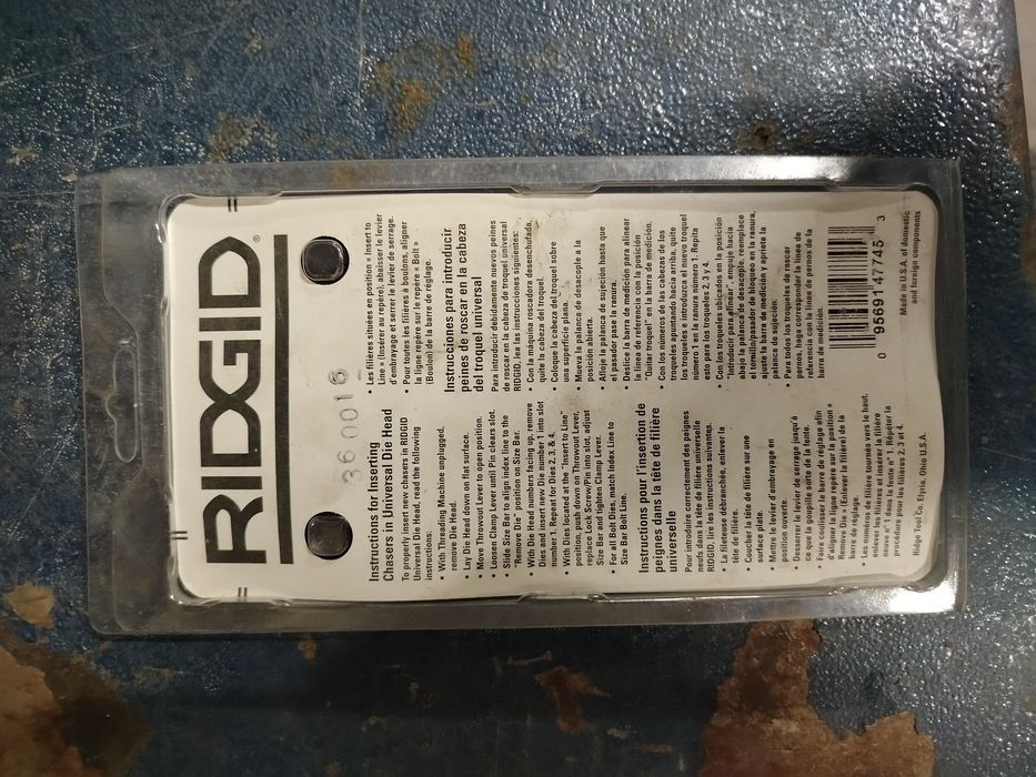 Nowe noże do maszyny gwintującej Ridgid.