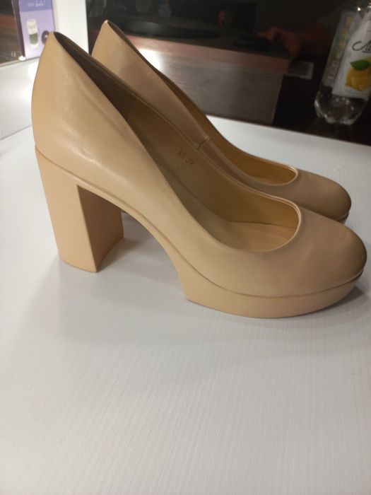 Продам туфлі, босоніжки